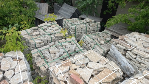 Гранитный плитняк галтованный для мощения купить в Орле