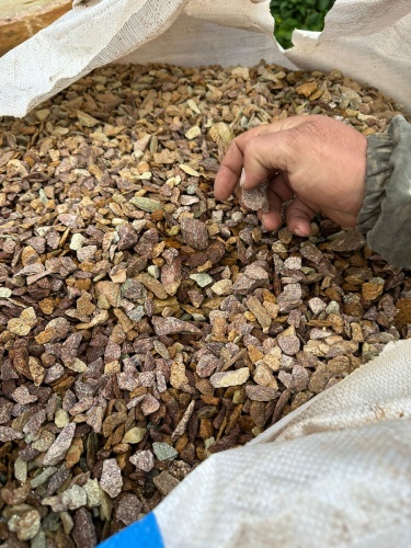 Златолит персиковый декоративная каменная крошка купить в Орле