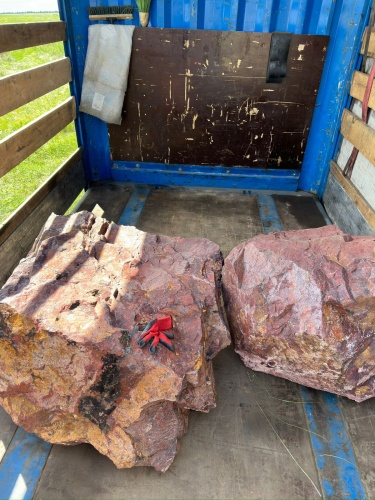 Ландшафтные глыбы красно-фиолетовые 200-1000 килограмм купить в Орле