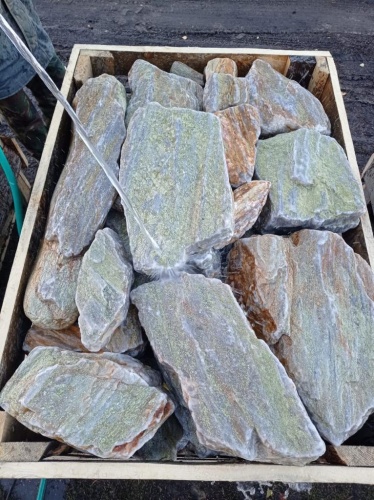 Златолит жёлтый, жёлто-зелёный глыбки и валуны для ланшафтного дизайна купить в Орле