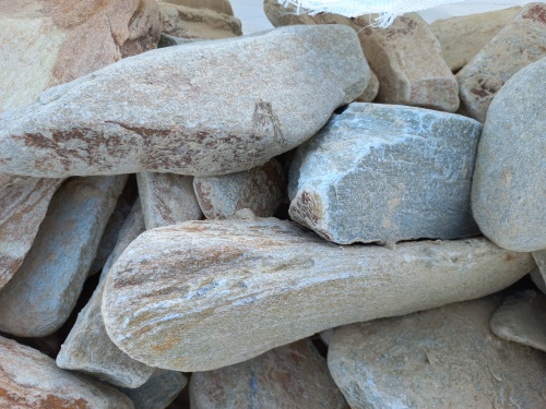 Златолит жёлтый, жёлто-зелёный глыбки и валуны для ланшафтного дизайна купить в Орле