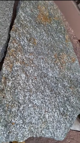 Плитняк златолит серебристый для цоколя, отмостки купить в Орле