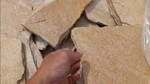 Плитняк златолит жёлтый золотистый для отмостки купить в Орле