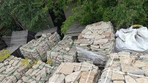 Гранитный плитняк галтованный для мощения купить в Орле