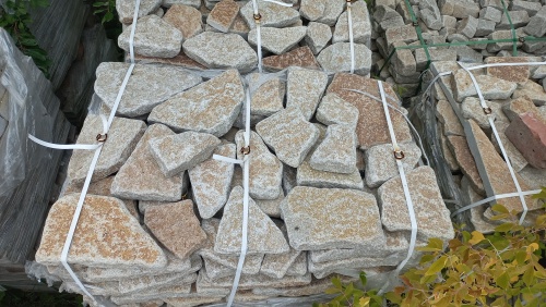 Гранитный плитняк галтованный для мощения купить в Орле