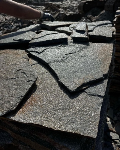 Плитняк златолит серебристый для фасада купить в Орле