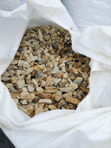 разноцветный щебень кварц